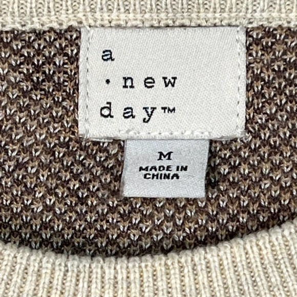 Soft Cheetah Leopard Print Crewneck Sweater Medium - Picture 6 of 8